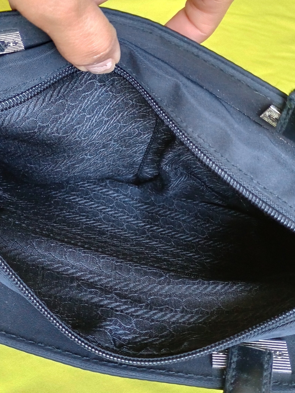 Prada Tessuto black nylon tote bag featuring silver-tone hardware and leather - Picture 3 of 4
